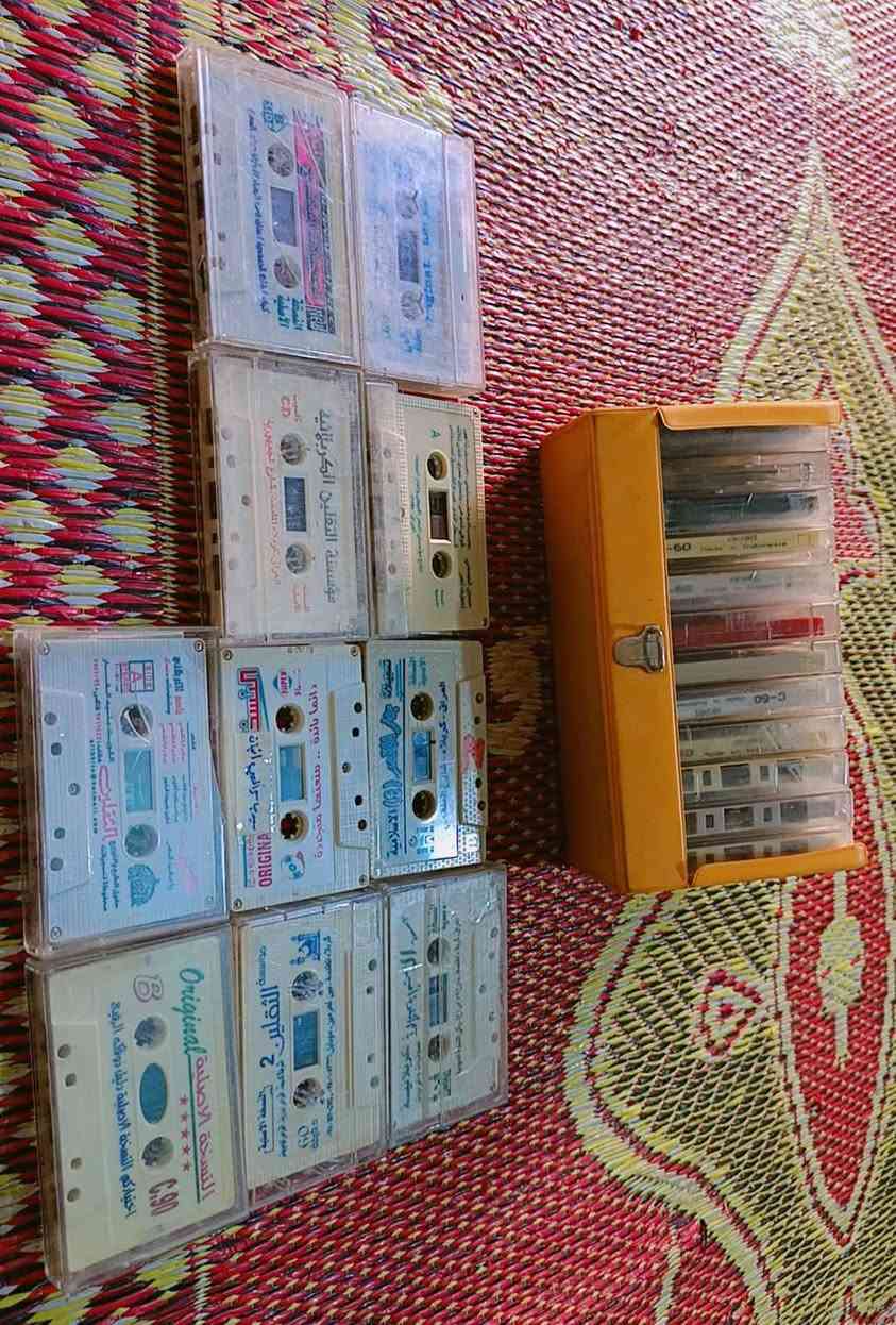 كاسيتات واقراص متنوعه نسخ اصليه التواصل/*********** كربلاء, العراق
