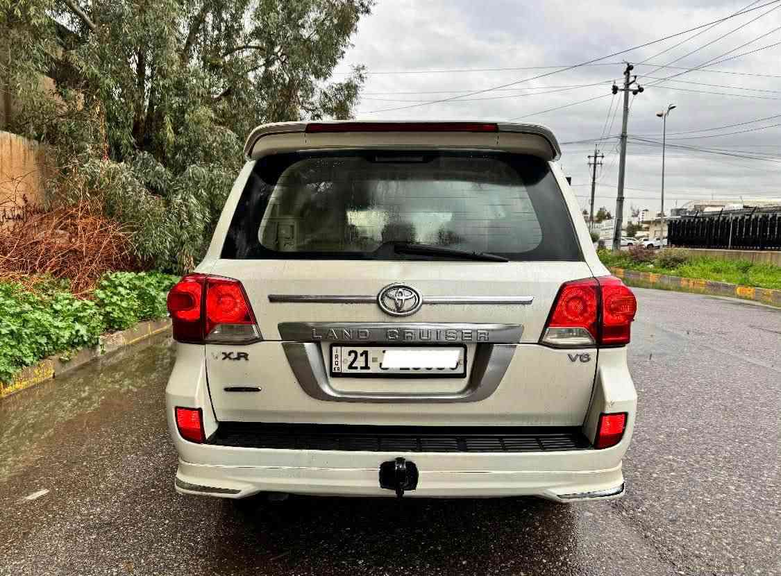 تۆیۆتا  لاندکروزر مؤديل ٢٠١٤ ماسه فات GX  فولى بئ سلايت سه ياره كى تابلئ جوانه ها مو شتى نوئيه  به نا وى خؤمه ها مو گيانى به شه رته  سه ياره كه سبوخ عامه پئشو پشتى كه پشه  سه حرى ٢٤٠ وه ره قه *********** أربيل, العراق
