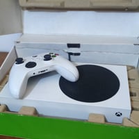 Xbox Series S اصدار 2021 للبيع نضيف ما مفتوح مع يدة إصلية مال شركة ما ...