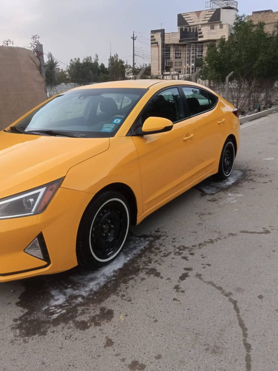 من رخصه مدير الاكروب المحترم
الانترة 2020 امريكي 
داخله كلين بدون اي ضرر فقط دعاميه 
داخل العراق صار بيها معجون وصبغ مكانات زغيرة اثر طلقات موضحه بل الصور 
مواصفات نص فول معروفه ميحتاج ذكرهن 
السيارة جديده  ماشيه 140مبيها اي نقص 
مكان السيارة بغداد البلديات 
السعر 135 
***********
