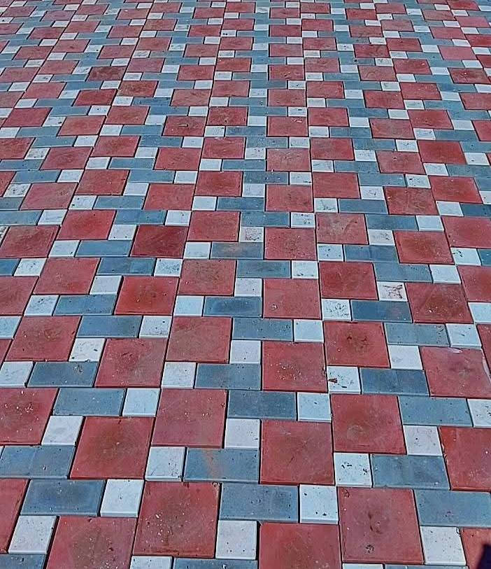 متوفر كادر عمل 
نشتغل انواع الارصفه شوارع حدائق مدارس دوائر 
 سعر يوجد كرسته وعمل
***********
