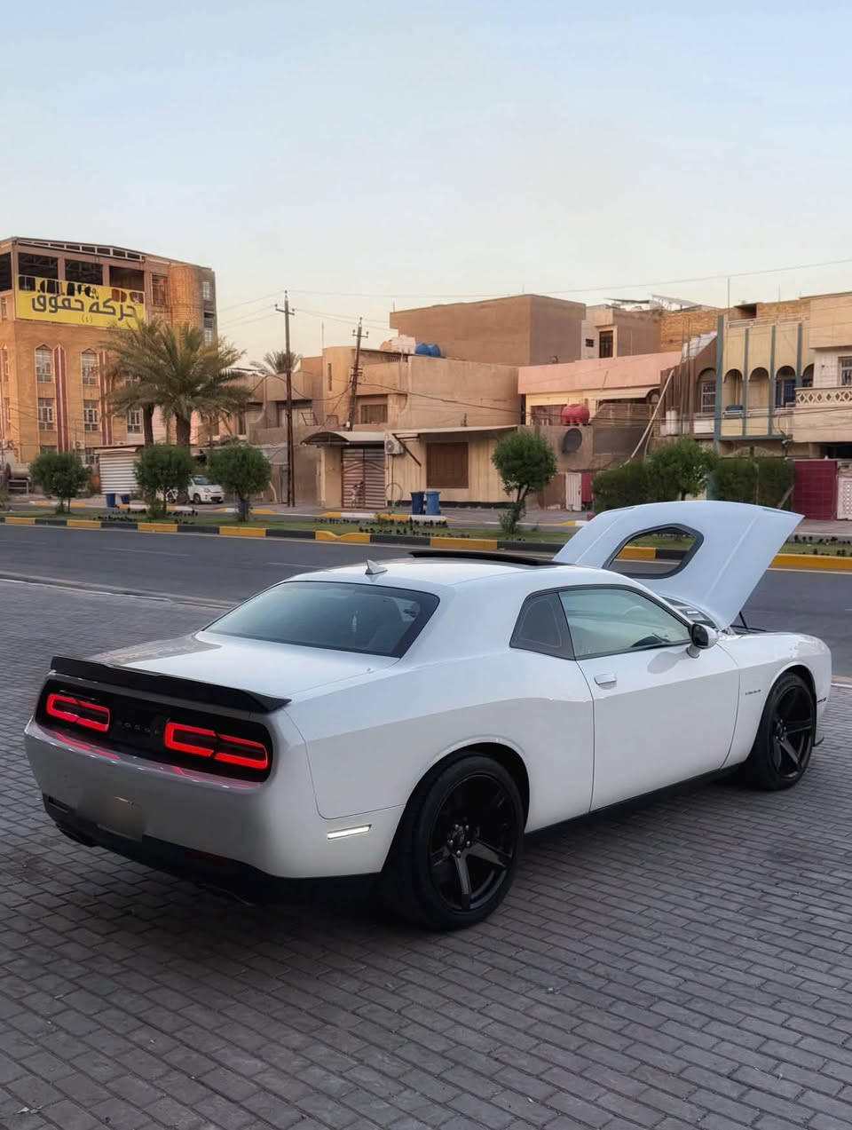 2022 R/T Shaker 1/1  
V8 5.7L 
ماشيه 24 الف   
السياره فول مواصفات 
فتحه 
سوبر تراك باك 
سستم سماعات الباين 
خزن ميموري 
عينة ابيض مال شيكر 
مازدات شيكر 
داخل شيكر كنتارا وجلد 
 دبلات صفر T/A
كشنات تدفئه تبريد 
ستيرن تدفئه 
رادار جانبي  
تدفئه مري جانبيه 
ويل هيلكات نجمة
كاتش كان 
شاشه جبيره 
دشبول جلد دبل خيط مختوم شيكر 
بوب جلد 
السياره عليها بولش +نانو سيراميك يعني السياره مرايه وبالواقع احلى 
والسيارة مبرمجة داينو عند ايكل ومطلعة رقم حلو 
حادثها بنيد وجاملغ جهه السايق ونفسهم مصلحات 
غير هالشي السياره كفالة السياره جديده  بحيث حتة دعامية خلفية بدون صبغ 
السياره استخدام يومي ستوك بدون تزويد
والسيارة رقم اربيل بأسمي تحويل شوكت ميعجبك 
رقم الهاتف ، واتساب :***********

