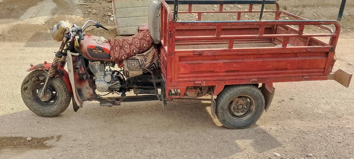 السلام عليكم ستوته للبيع موديل 14 مكينه 23نضيفه نضيفه جدا مكاني بلدروز تايرات انضاف  محرك نضيف نقص كهربائيات فقط 
خاص مفتوح ويدلل علينه رقم الهاتف ***********سعرهه٩٠٠ وبيها مجال حك الجيه
ترهم مراوس بم الطير
