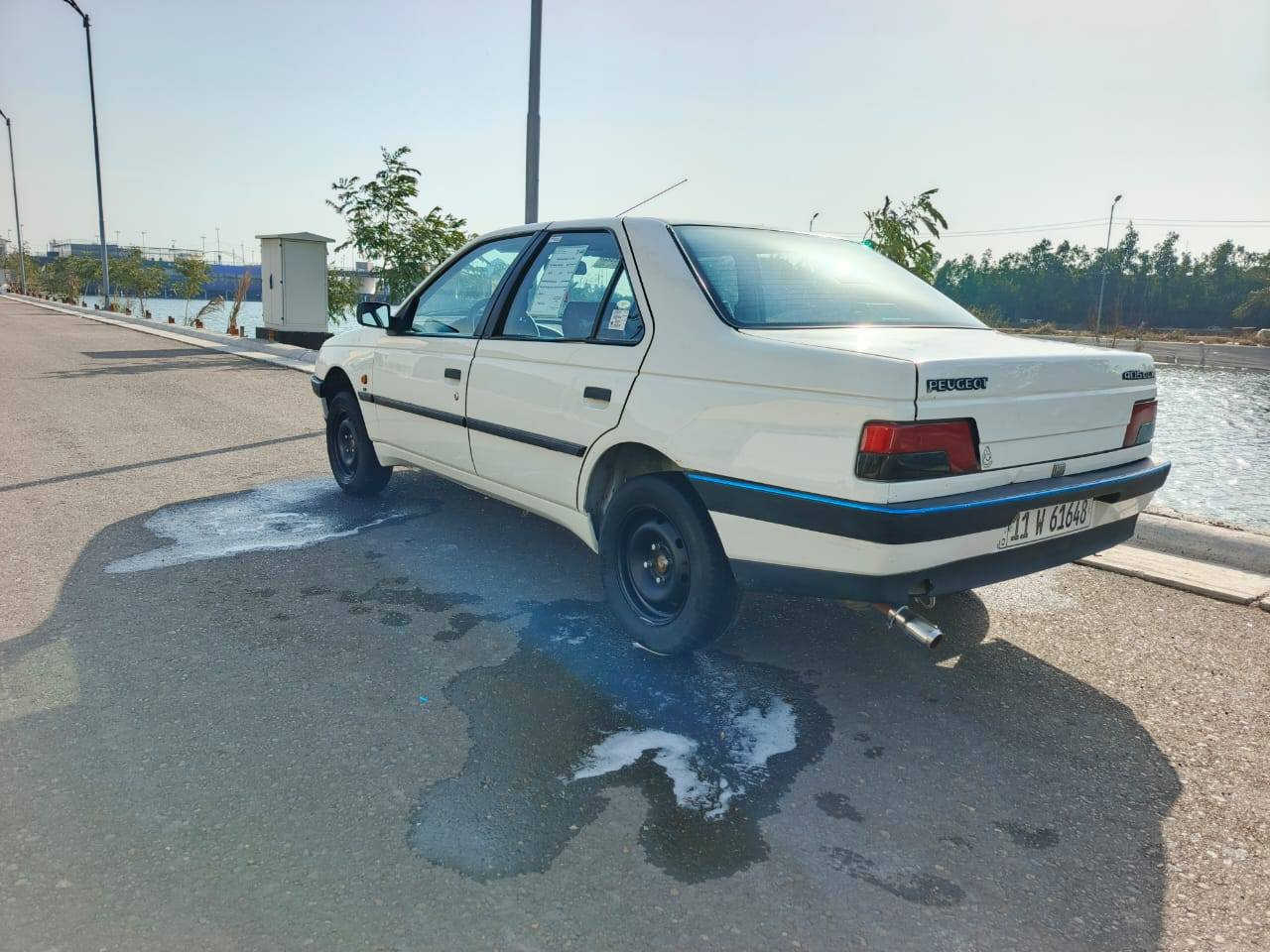 السلام عليكم بيجو 405 سياره موديل 2010 مكفوله كفاله عامه من الظربه والصبغ رقم وهزه جديده سياره ماشيه 182الف حقيقي مكاني بغداد رقم ***********
