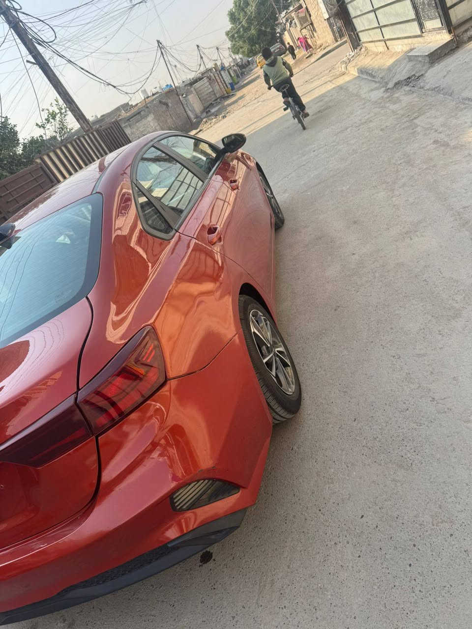 سلام عليكم
كيا فورتي للبيع فقط 22
رقم بغداد جديد
تحويل ثاني يوم 
موصفات عاديه
جاهزه من كل شي 
حادثها خلفي
بدون ايرباك
سعرها 140وبيها مجال قليل *********** مكان سياره الغزاليه
