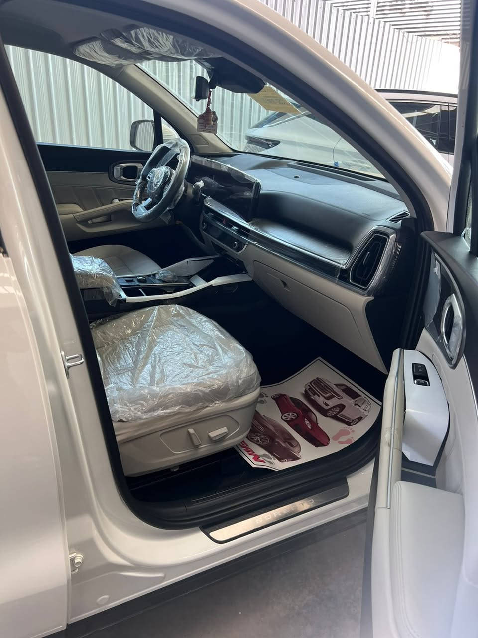 سلام وعليكم
سورنتو2025
الواصفات 
ويل 20
كراسي كهرباء 
باب خلفي كهرباء
كشات تدفئه
صندوك كهرباء الممشه 20000
للاستفسار 
***********
