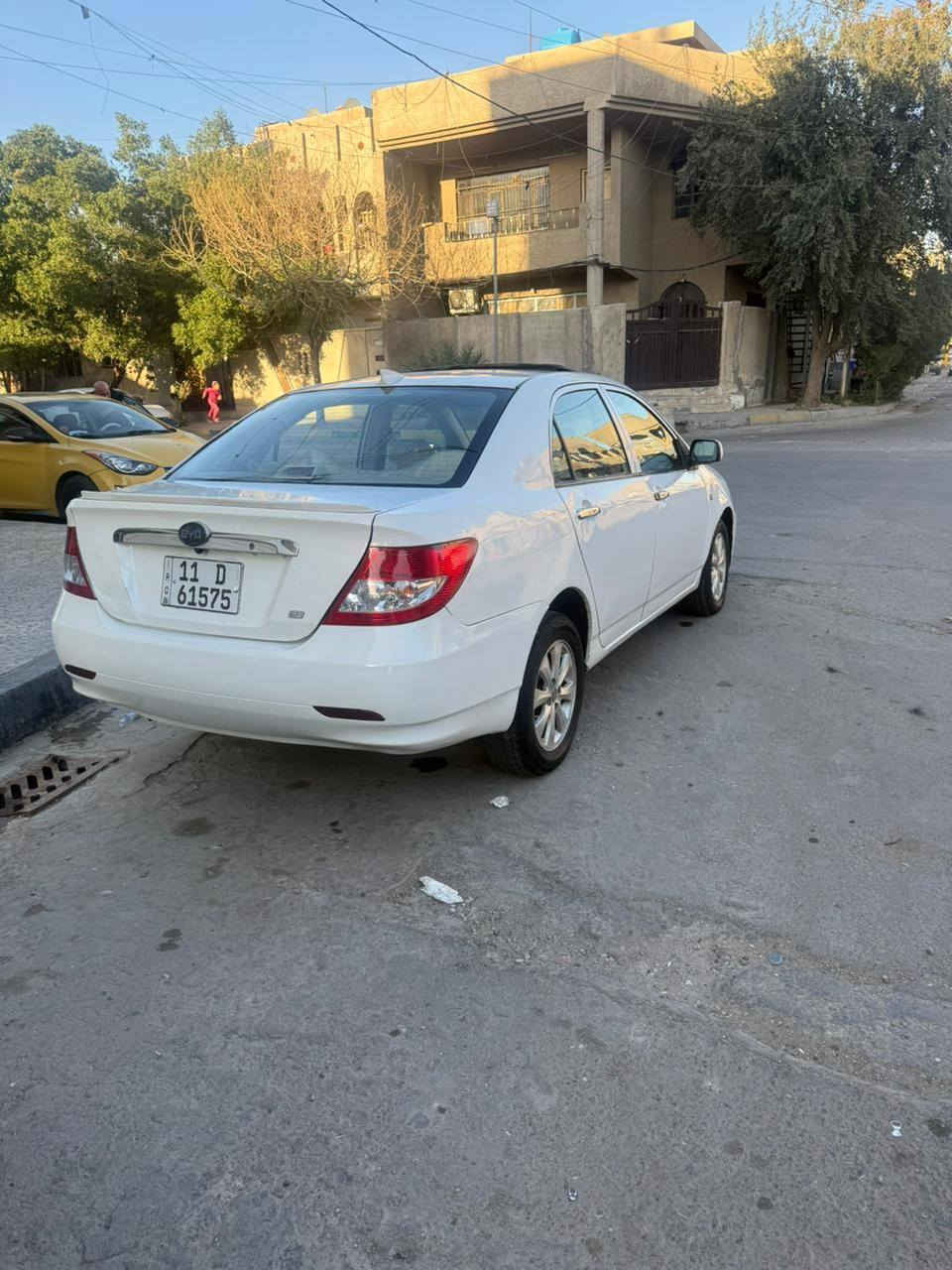 السلام عليكم بي واي دي اف ثري موديل 11 رقم بغداد دولي بسمي هزه جديده بيها صبغ ربع جاملغ امامي وشبر بل جاملغ الخلفي كير مكينه تبريد صدر امامي خلفي كفاله كهربائياتها كلها شغاله لايت زنون مكانها بغداد الكرخ السعر 54 وبيها مجال بسيط ***********
