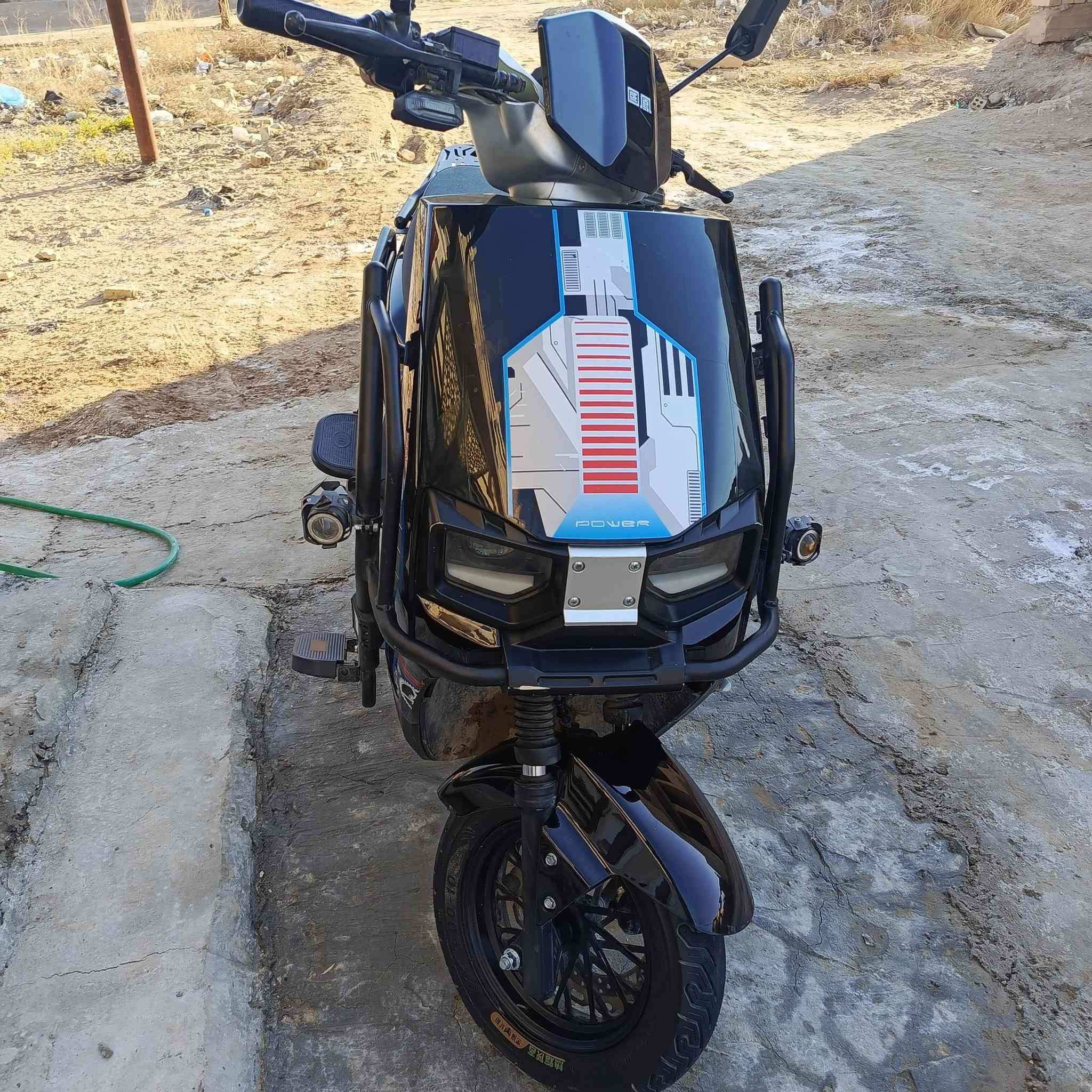 سلام عليكم دراجه شحن سكنس 6 بطارت 32 امبير
تاير 10 دبل هايدروليك
دبل الخلفي غاز
بريك دسك 
نضام R
نضام P
لايت عالي و ناصي 
دبل رماش 
صطاب بريك 
زنون دبل امامي و خلفي 
ستان مبايل 
اليثوم جيب وشد 
ام بي ثري بلتوث


**إذا كنت صاحب هذا الإعلان وتريد حذفه لأي سبب، رجاءا أرسل رسالة إلى الدعم الفني**