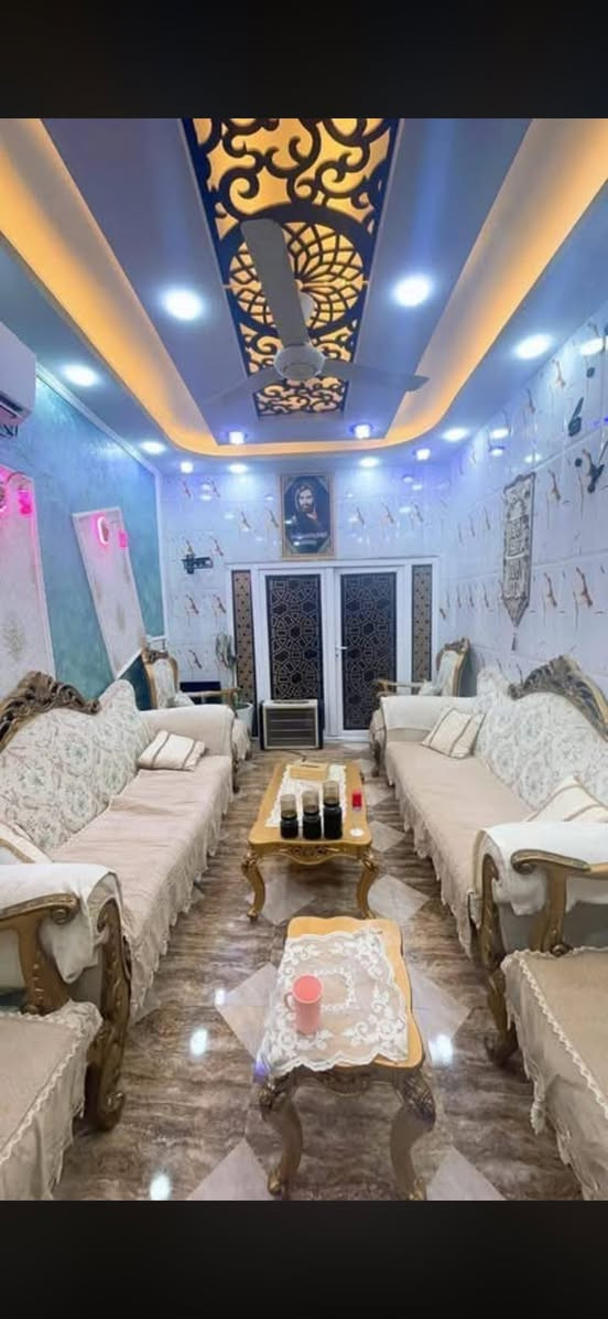 بيت للبيع 100م طابق واحد(كاع محمد حلوه  نهاية الجاير قرب أسواق فطرس قرب حولي المشاية مال مستشفى الكفيل يبعد عن الحرم كيلو ونص تقريبا مشي نصف ساعة بالسيارة ٥ دقايق منطقة سكنية متكاملة من كلشي تبليط مجاري كلشي متوفر سند ٢٥ قرار محكمة مكاتبة من صاحب الأرض مباشرتا  بناء طابوك جمهوري يتكون الدار من غرفتين نوم وصاله واستقبال ومطبخ وصحيات عدد 2 
سعر الدار 105وقابل للتفاوض *********** واتساب
***********
#كربلاء_مدينة_العشق_والعاشقين#البصره_بغداد_العماره_ناصريه_بابل_ثوره
اخوان فقط بيع لا رهن ولا ايجار...
