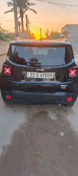 جيب رنكد موديل 16الحادث موضح بصوره او بيها صبغ  معروضه 110بيها مجال الاتصال على الرقم  ***********
