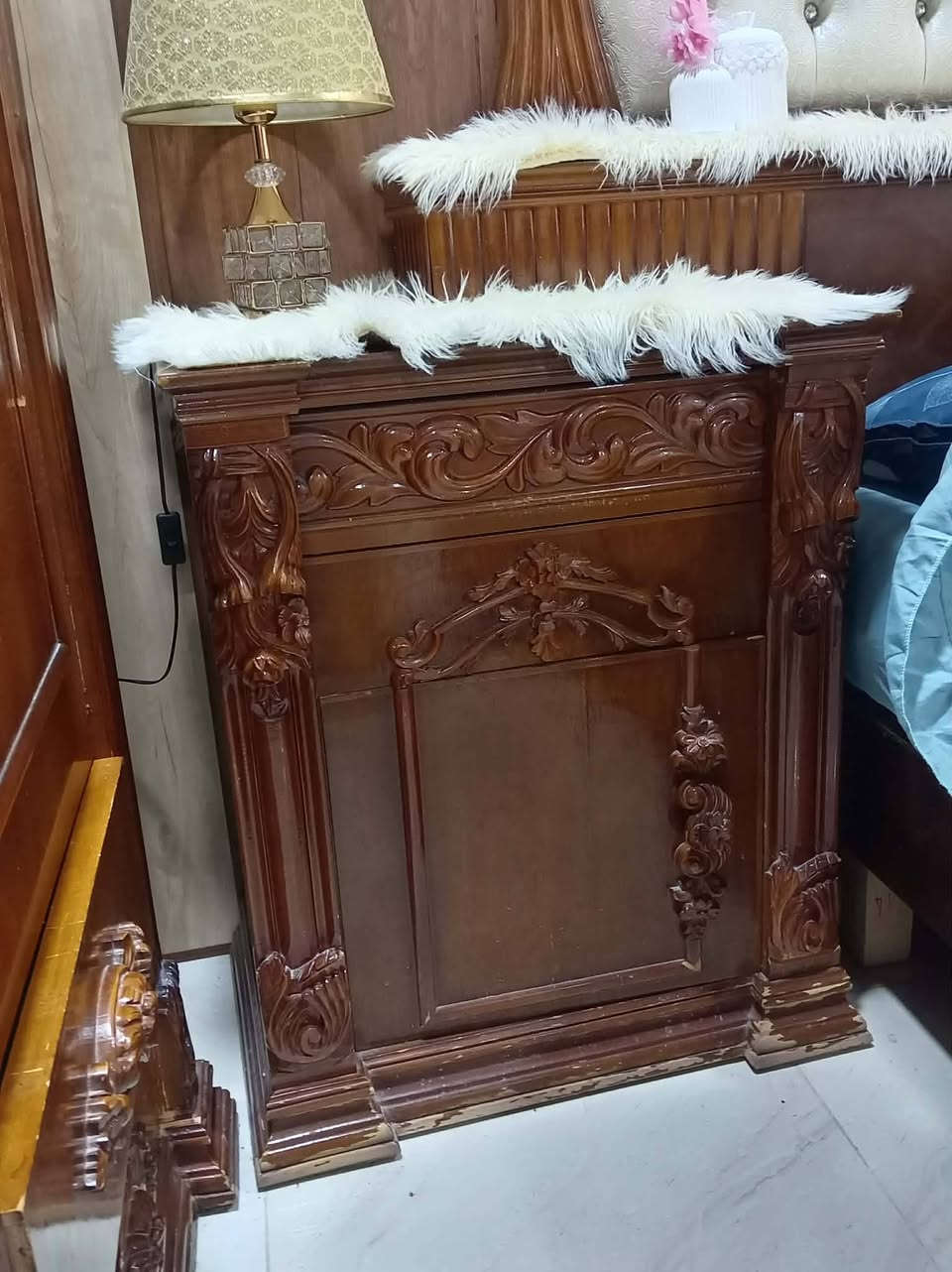 غرفة نوم مستخدمه. استخدام ٣ سنوات. سعر عملها 4 مليون. خشب زان مصري. يدات خشب حفر. غرفه شي مرتب... السعر المطلوب ....
مليون وربع... للتواصل.***********. العنوان موصل حي السماح قرب جامع الحمد.
