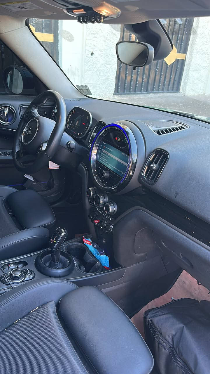 ميني كوبر كاونتري مان countryman 
مواصفات السيارة S بانوراما فول مواصفات  4 سلندر توين باورتوربو 
موديل 2024
ضررسيارة قطعتين مبدل شركة بدون دواخل ايرباك ستيرن مفتوح فقط 
سعر ١٧٥$ و مجال
رقم ***********
