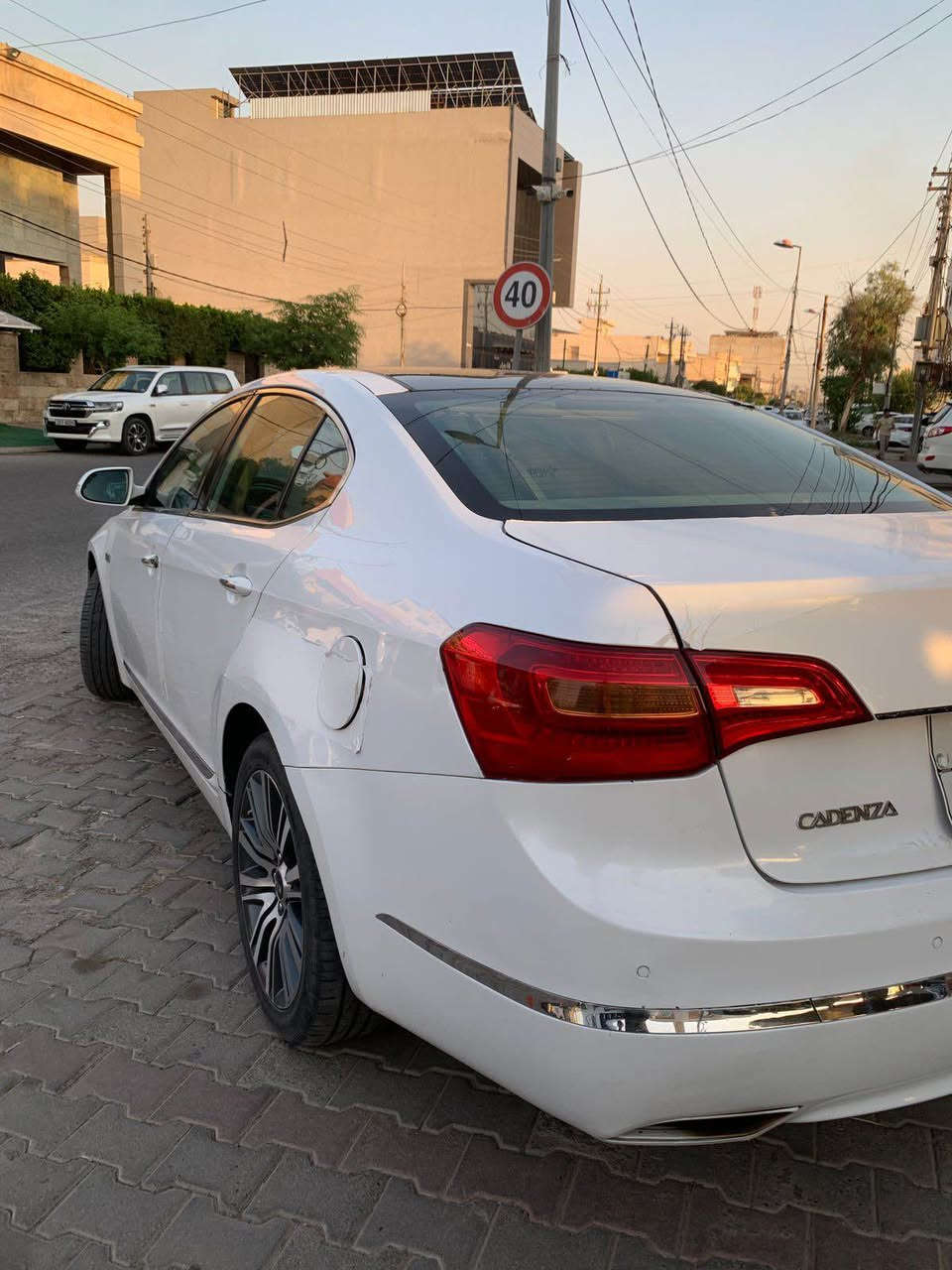 Kia cadenza #215 
Model 2011 
3 پارچەی پێش سبوغ 
لای سەکن پێشی هەیتی 
ئێڕباگ سوکان 
پانۆرامای نابتەوە
مواسفات فوول 
مەکینە V6 کرایتەوە
رەقەم و سەنەوی کۆن 
ڕۆیشتن ٣١٥ هەزار کم 

نرخ ٩٧مجال
*********** واطسب أربيل, العراق
