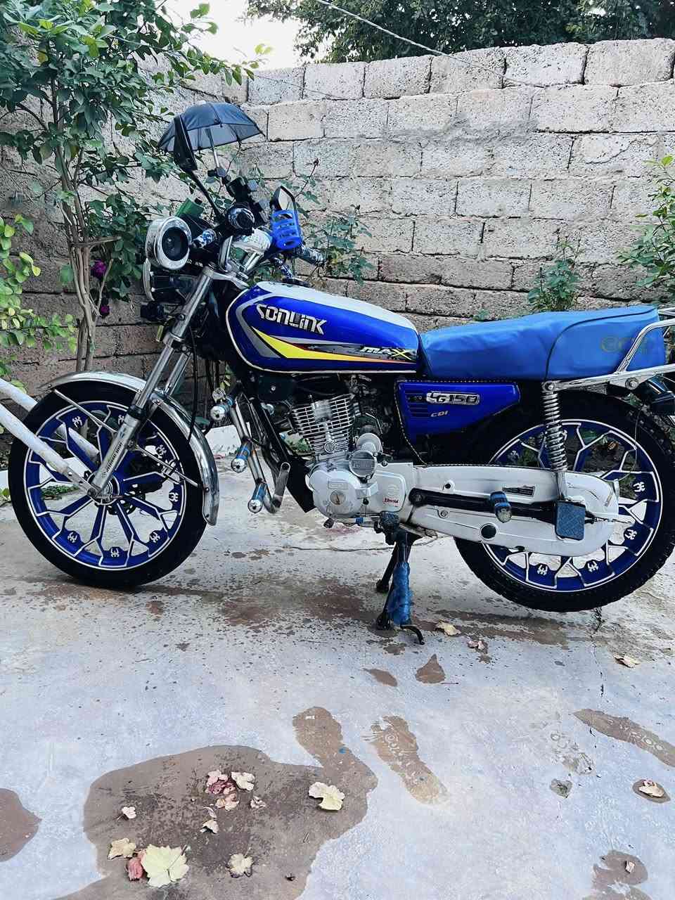 السلام عليكم دراجه سيفان موديل 2020 محدثه 2024دراجه خير من الله ماناقصها شي كلشي شغال وسعر 500 وبيها مجال شي بسيط 
***********
