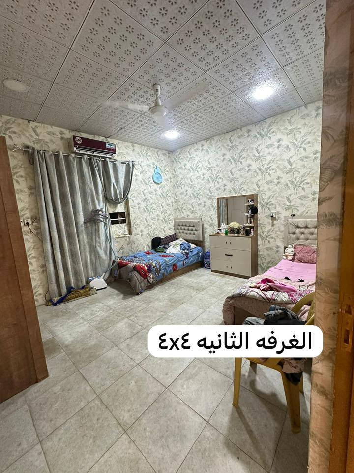 السلام عليكم 

 دار للبيع المساحة 306م 
السعر 100 وبي مجال

طابو زراعي سند 25
الشـــار؏ تبليط ، كهرباء ومي متوفر
نجف مقابل قريه الغدير   عامود 267

يحتوي على غرفتين وصاله كبيرا جدا واستقبال ومطبخ حار مطبخ بارد حديقه وكراج

للاستفسار***********
