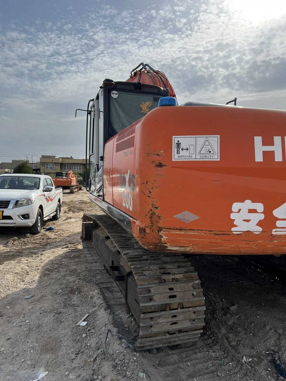 سلام عليكم حفاره هيتاشي مديل 2010 رقم بصره حفاره حلوه ماناقصها شي مكاني بصره ***********
