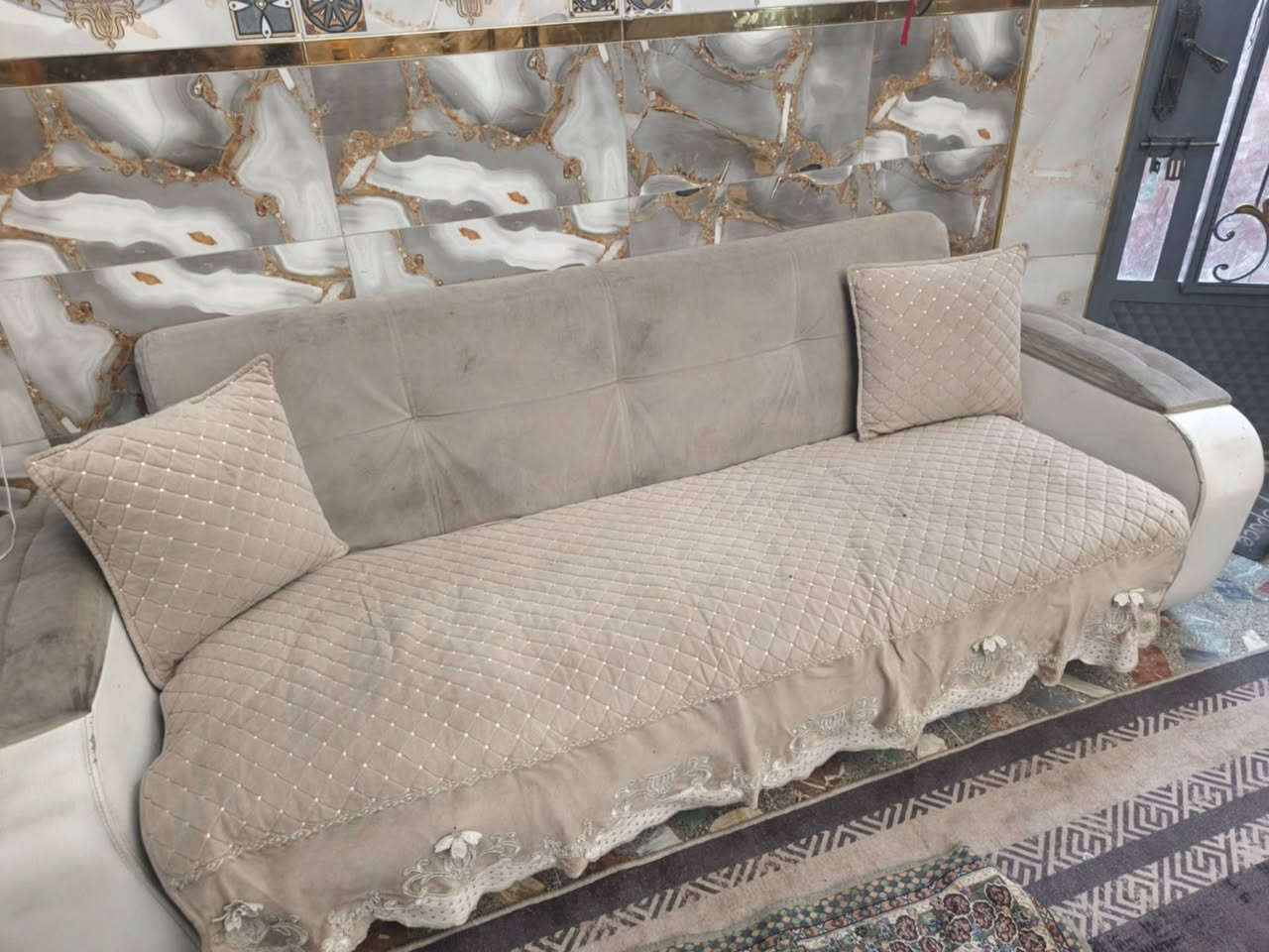 تخم ثمن مقاعد ضرر واضح بالصوره فقط واحد الباقي نضاف سعر ١٢٥ وبي مجال بغداد بوب الشام


**إذا كنت صاحب هذا الإعلان وتريد حذفه لأي سبب، رجاءا أرسل رسالة إلى الدعم الفني**