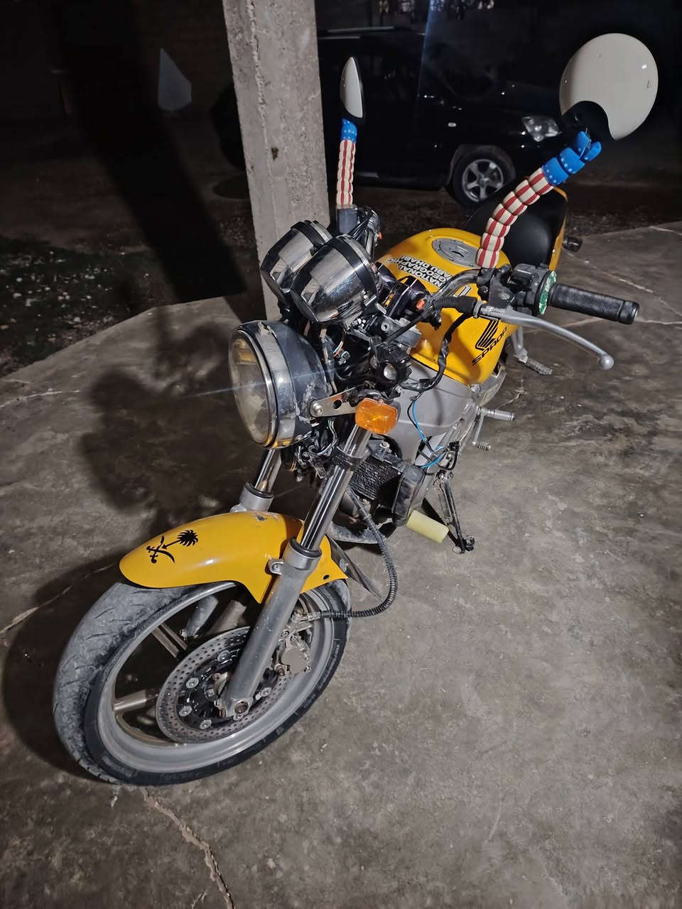 السلام عليكم يوجد ماطور بطح هوندا سباده موديل 1989 محرك  مفتوح مبدل بي يطغات فقط فتحتو عله ايده قبل ما مفتوح رقم كركوك باقي لوحات بعد ما مستلمهن بسم ولد صديقي السعر واحد ونص وبي مجال كلو شغال الاستفسار على الرقم ***********
