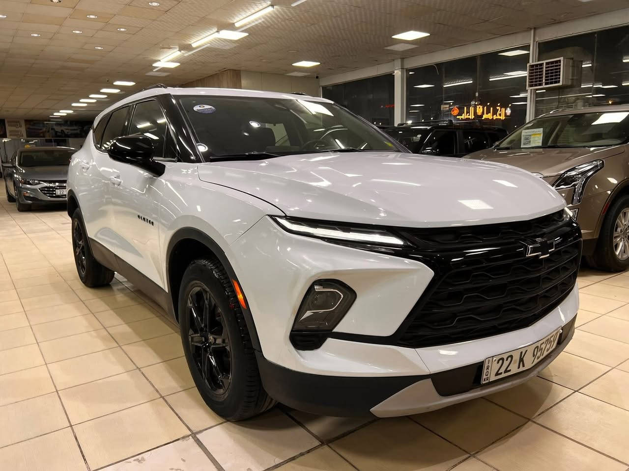 السلام عليكم ورحمة الله وبركاته.
#معرض_ابن_شعبان_لتجارة_السيارات.____________________________
✅اسم السيارة : شوفرليت بلايزر 
✅الموديل :  2023
✅الفئة :  2LT
✅رقم السيارة : اربيل تحويل ملكية او وكالة ✅حسب الرغبة
✅السعر :   205  ورقه
✅الضرر : الباب و الجاملغ الامامي الايمن  تبديل نفس اللون
✅عداد المسافة : 24 الف ميل
✅الايرباكات :ضرر ايرباك  الدركة و البردة
______________________________________
🔻1-حجم المحرك 4 سلندر 2000 تيربو 
🔻2-ويل كب حجم 18 مع طقم تايرة بحالة 🔻ممتازة 
🔻3-بصمة ابواب و بصمة تشغيل  
🔻4-لايتات زينون عالي ناصي اصل 
🔻5-غرفة السيارة مخمل  اسود
🔻6-تحكم كهربائي للمقاعد السائق 
🔻7-رادار امامي مانع للصتادم
🔻8-تحديد مسار
🔻9-وضعيات متعددة للقيادة
🔻10-شاشة كبيرة الحجم للتحكم بكافة 🔻الايعازات 
 
السعر المطلوب : 205 ورقه 

______________________________________
للأستفسار اكثر : 
الادوات ☎️***********
المبيعات☎️***********‬

🔴العنوان: النجف الاشرف🔴
🔴المدينة المائية🔴
🔴مقابل حي الجامعة🔴
🔴مجاور كافية الزاويه🔴
