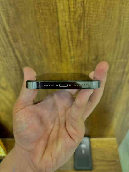 السلام عليكم ايفون 13pro maxامريكي نضافة 98جهاز جديد مابي شخط بطارية 91🔋ذاكرة 256لون مييز ومعروف مواصفات ال13السعر 800وبي مجال للشراي مكاني ميسان قطاع موجود خاص او رقم ***********
