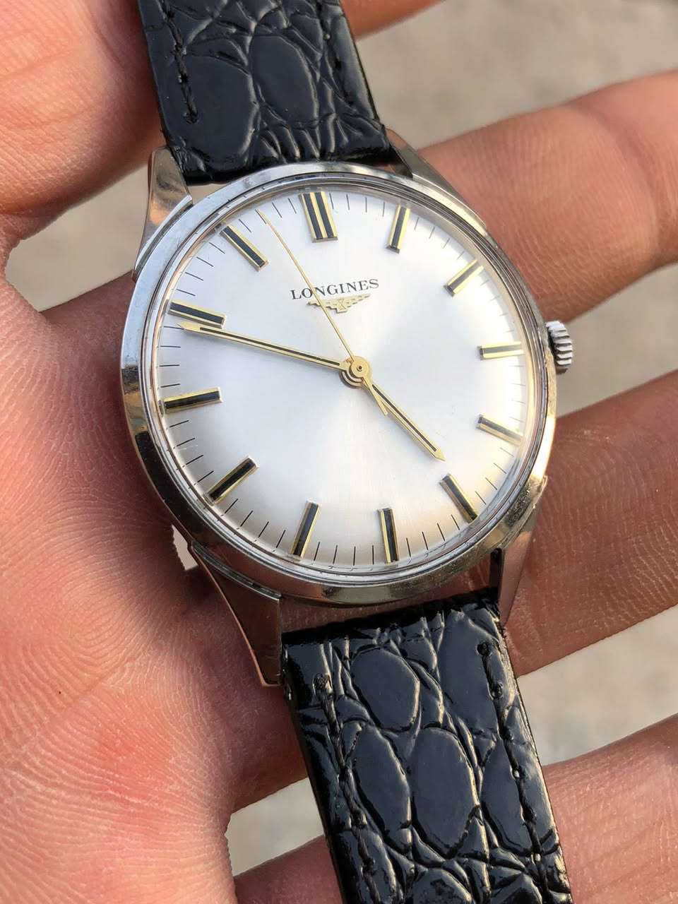 السلام عليكم 
لونجين نصب تكويك اورجنال القطر 36
بلادي نظيفه جدا 
السعر 325 دولار 
يوجد توصيل


**إذا كنت صاحب هذا الإعلان وتريد حذفه لأي سبب، رجاءا أرسل رسالة إلى الدعم الفني**