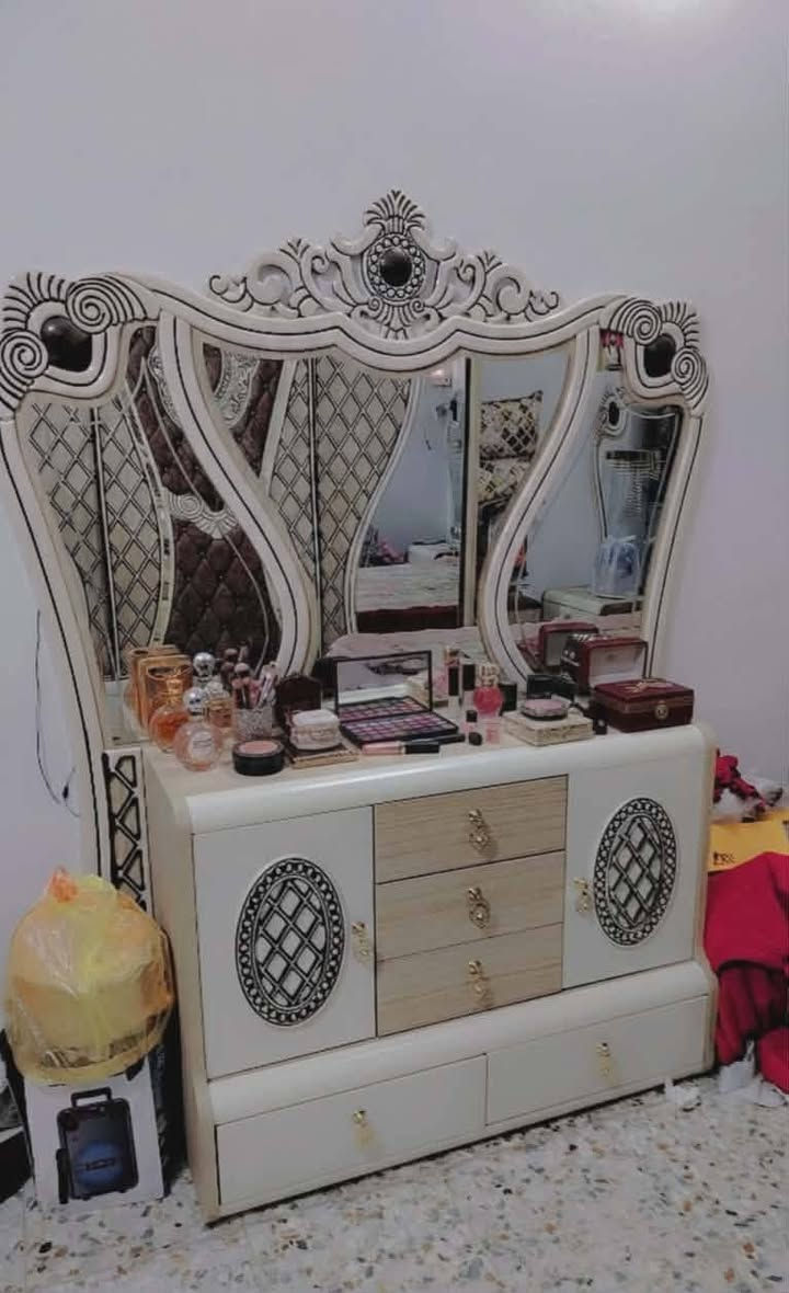 للبيع غرفه 11 قطعة ضخمه جديدة بعدها بجيسها كامله مكانها النجف السعر مليون ونص بيها مجال شراي خاص النجف, العراق


**إذا كنت صاحب هذا الإعلان وتريد حذفه لأي سبب، رجاءا أرسل رسالة إلى الدعم الفني**