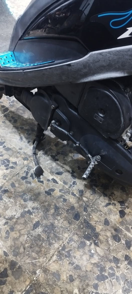 ماكس عدله شبيها كلشي مابيها نواصها شنو قفل جنطه وسلف يرادله دشلي 
بشير رايدها 650 دراجه محرك مكفول من اي صوت شكد المكينه 49 على الابلادي 
تسلم ايدك وين مكانك كربلاء حي نصر 
*********** بي وات ساب
