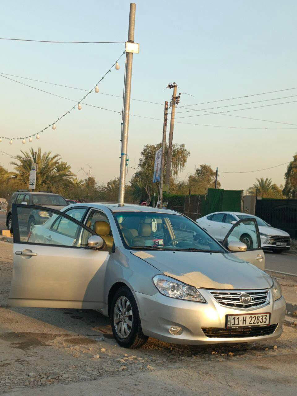 السلام عليكم 
بي واي دي g3 للبيع
موديل 2015
مكينه وكير بلادي اوتو 
مواصفات معروفة
فتحه
  تحكم ستيرن
بصمة دخول وتشغيل
شاشه كبيرة
قاعده فيتبم جديدة
تايرات جديدة
بيها نضوح بسيط بالكير 
السعر 50 وبيها مجال
العنوان بغداد حي الجهاد
للاستفسار
*********** بغداد, العراق
