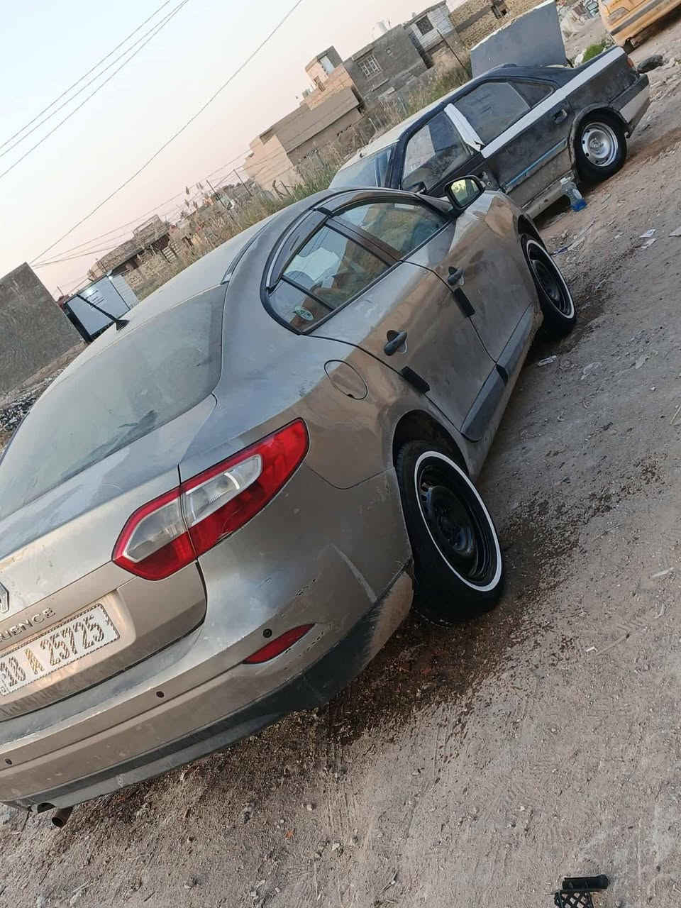 سلام عليكم
سياره رينو للبيع او مراوس مكاني بابل حله 

شارع 60                 موديل 12       كير مكينه جهزات 

شعدك مراوس نزل      تحويل مباشر      نقص حداديه 

سعر 60 بيه مجال 
***********
