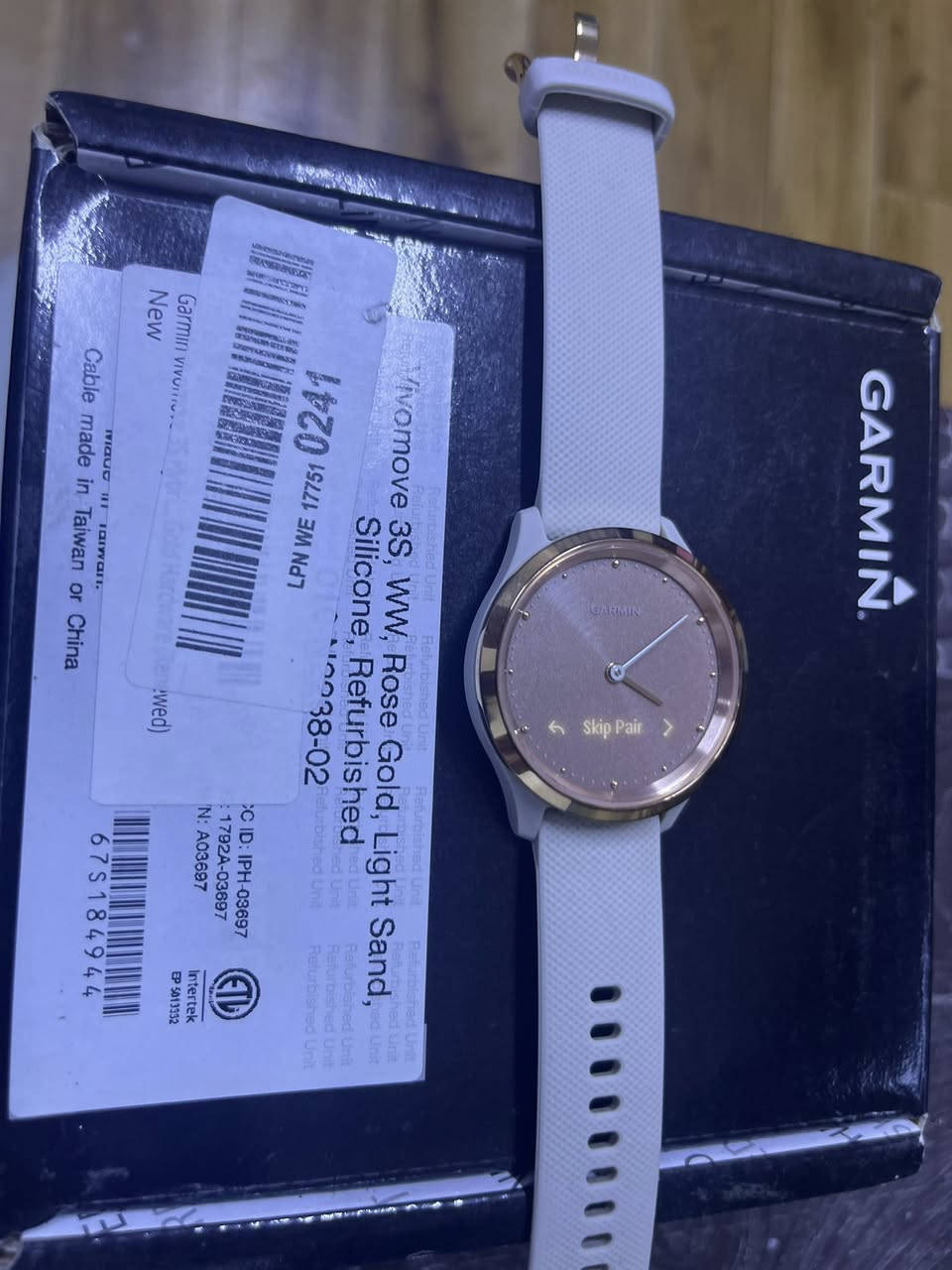 للبيع
مشتريهن جديدات مو باله ،السعر 200 الف 
توصيل موجود ***********
