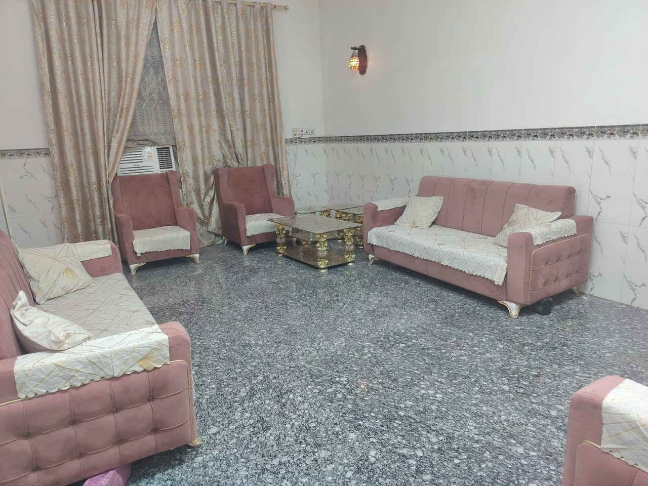 السلام عليكم 
تخم لون وردي ثنائي مستعمل
2 كبار وحده وسط و2 أم نفر كدامكم صور نفسه بضبط فقط بي كم رجل مكسوره طبيعي تتصلح وياه هديه مفرش اله وكوشات عدد6
سعر 100 فقط وبي مجال عنواني حله طهمازيه


**إذا كنت صاحب هذا الإعلان وتريد حذفه لأي سبب، رجاءا أرسل رسالة إلى الدعم الفني**