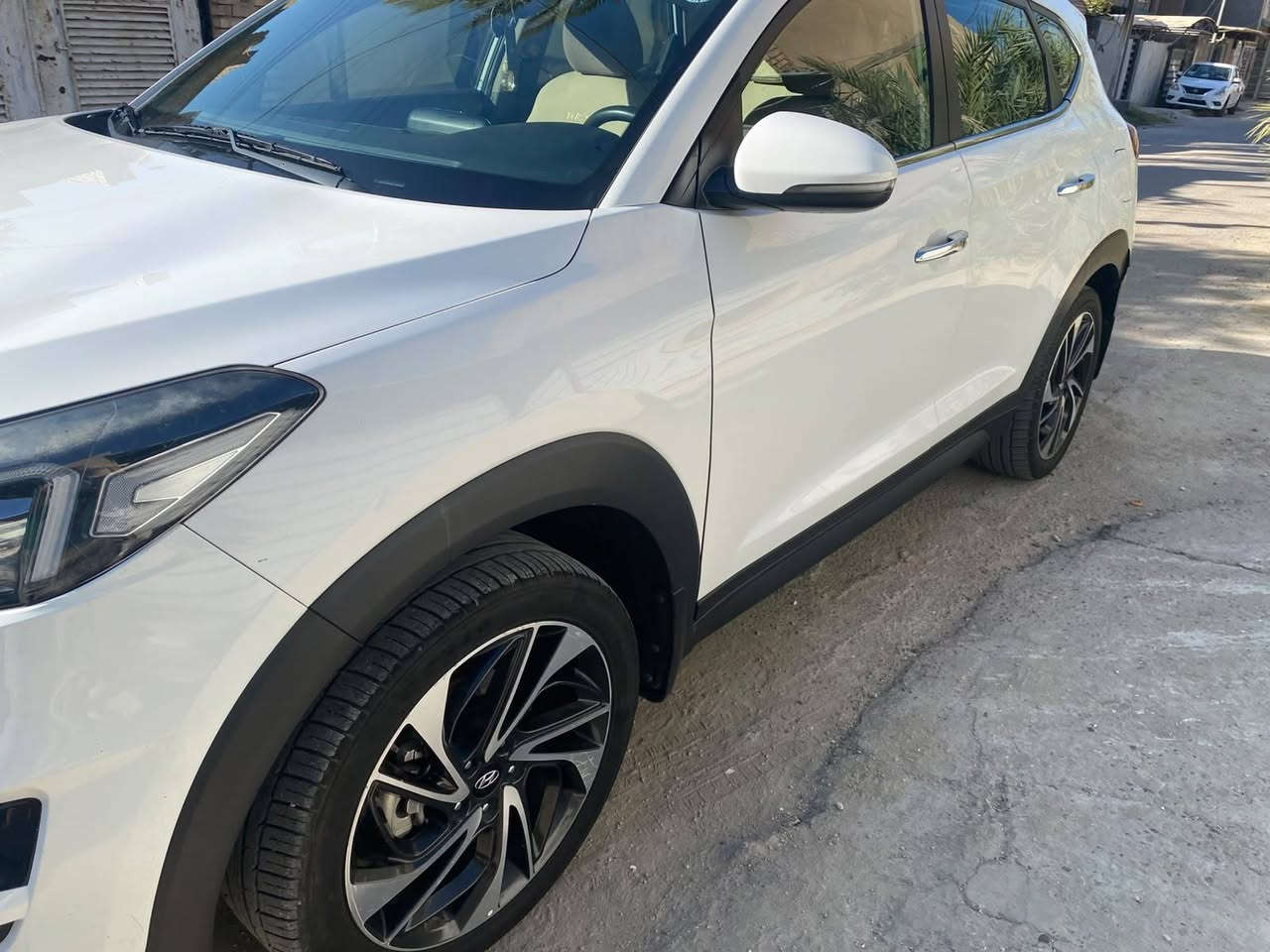 للبيع توسان خليجي موديل ٢٠٢١ سياره فول عده البانوراما سياره ناشر سونار مابيه شي رقم أربيل جديد سياره جاهزه  سعره 185 مكان بغداد الكرخ ***********
