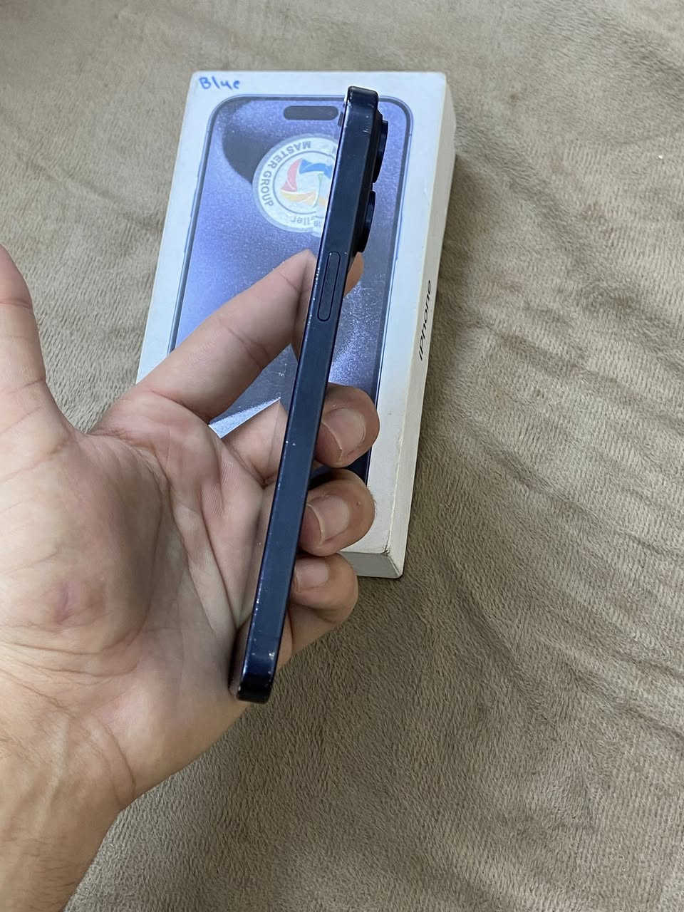 ايفون 15 برو ماكس لون ازرك كامل ملحقات ماستر ذاكره 256 بطاريه 96
وكلشي موضح بالصور كدامك مكاني الشعب 
سعرمناسب جداً  مليون وبي مجال حك الجيه فقط 

#والأسعار معروفه يعني لتحاول تنطي سعر من يمك للاتصال ***********
