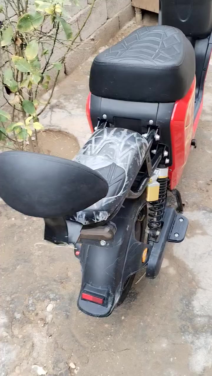 للبيع دراجه ار 9 سعر 450 وبي مجال *********** واتساب
