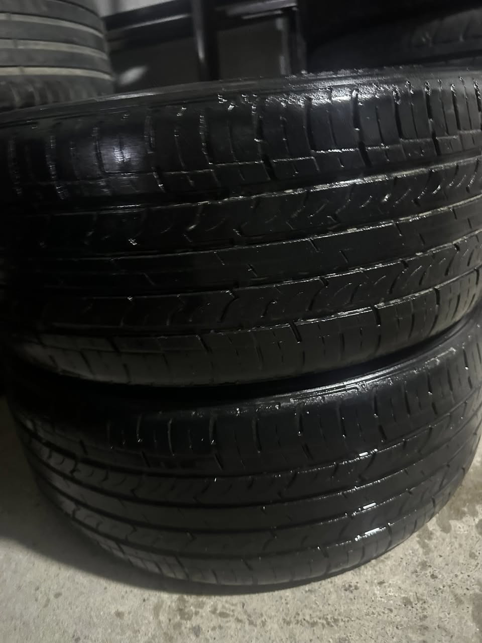 زوج تايرات نضيف 
كوري اصلي 
حجم ٢٢٥/٤٥/١٨ 
سعر ٧٠ الف 
توصيل موجود 
*********** واتساب
