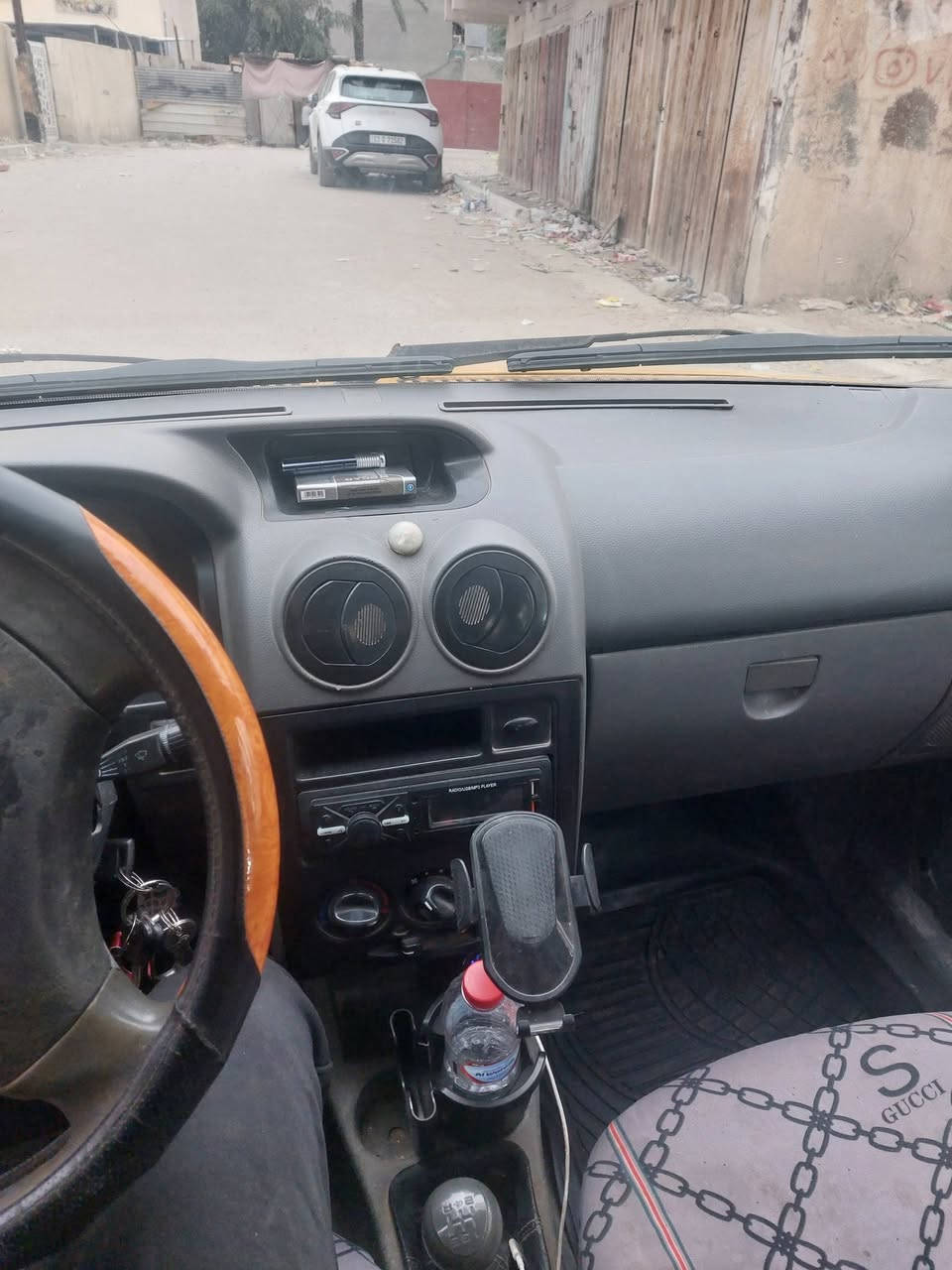 سلام عليكم سايبا موديل ١٢ بسمي سنويه ب ٩ منتهيه هيئه ٦ اشهر عليها مصفره غرامات شواصي معمرات مكينه بيها لاستيك ولف بس تحمه تروح الدخانه سياره تخم تاير جديد صدر امامي خلفي جديد  فلنجات دسكات بولبرن امامي خلفي درايم شفت كله جديد كير خير من الله داخلها نضيف بيها خياسات قليله بل جاملغ الخلفي كهربائيات كلها شغاله تبريد واكف تدفئه شغاله تحويل ثاني يوم مكاني بغداد قرب الجزيره السياحيه سعرها ٢٦ كلشي ذكرت لتخابرني دكلي شبيها  
*********** بي واتس اب 
***********
