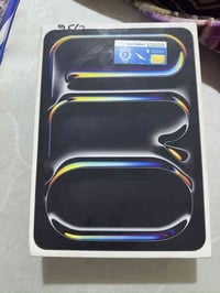 ايباد 11 برو M4 ذاكرة 256 استخدام قليل جدا للبيع فقط كامل ملحقات السعر...