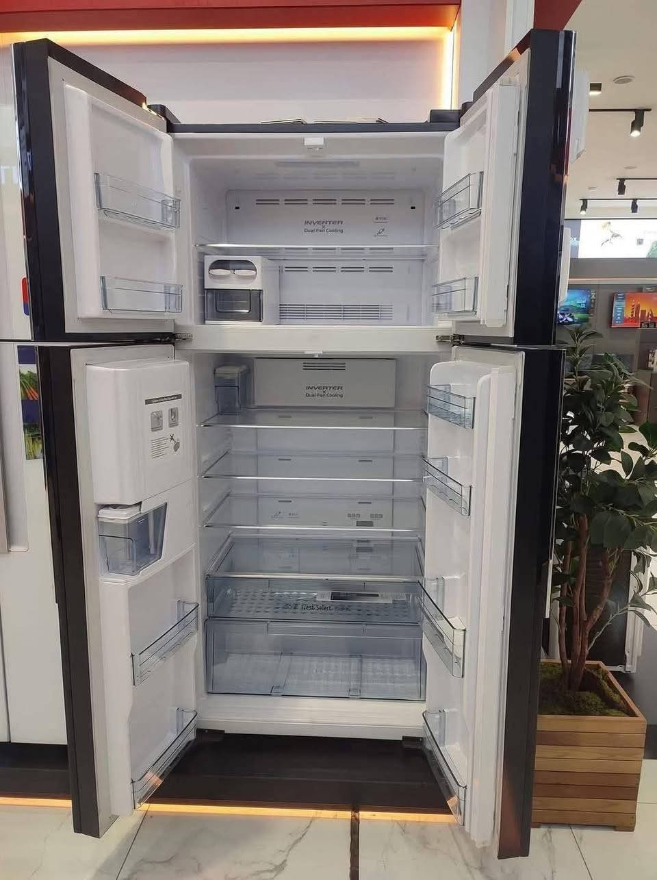 جملة+مفرد/رجع توفرت من جديد لكثرة الطلب❤️
ثلاجة هيتاشي اربع ابواب تايلندي ألمنشأ🇹🇭🇹🇭🇹🇭 
ضمان 10 سنوات صيانه مجانيه موقعي♥️❄️❄️❄️

 حجم كبير 
🎉حجم 25 قدم
4باب🎉
الارتفاع 181سم العرض 86سم العمق 70سم
الضمان 10 سنوات موقعي بداخل منزلك
بالوان مختلفه .....

فيلي ......
عسلي..
اسود...
جوزي..
ماروني...
ابيض....

ذات مواصفات عالمية
-------------
1-نضام التحكم بل عاكس
2-تبريد ثنائي المراوح
3-بدون موازن
4-التبريد الفعال عند درجة حرارة 60م
5-حافظ البرودة لمدة طويلة
6-المستشعر الحراري الاقتصادي
7-حجرة قابلة لاختيار الوضع
8-حجرة خظراوات كبيرة وذات رطوبة فائقة
9-لوحة تحكم بإضاءة LED
10-نانوتيتانيوم
11-رفوف من الزجاج المقوى
12-قالب ثلج قابل للدوران ومتحرك

للحجز والاستفسار *********** واتساب
للحجز والاستفسار *********** واتساب  

الموقع: بغداد كرادة خارج 

تتوفر خدمة التوصيل مجاني كافة مناطق بغداد ❤️
