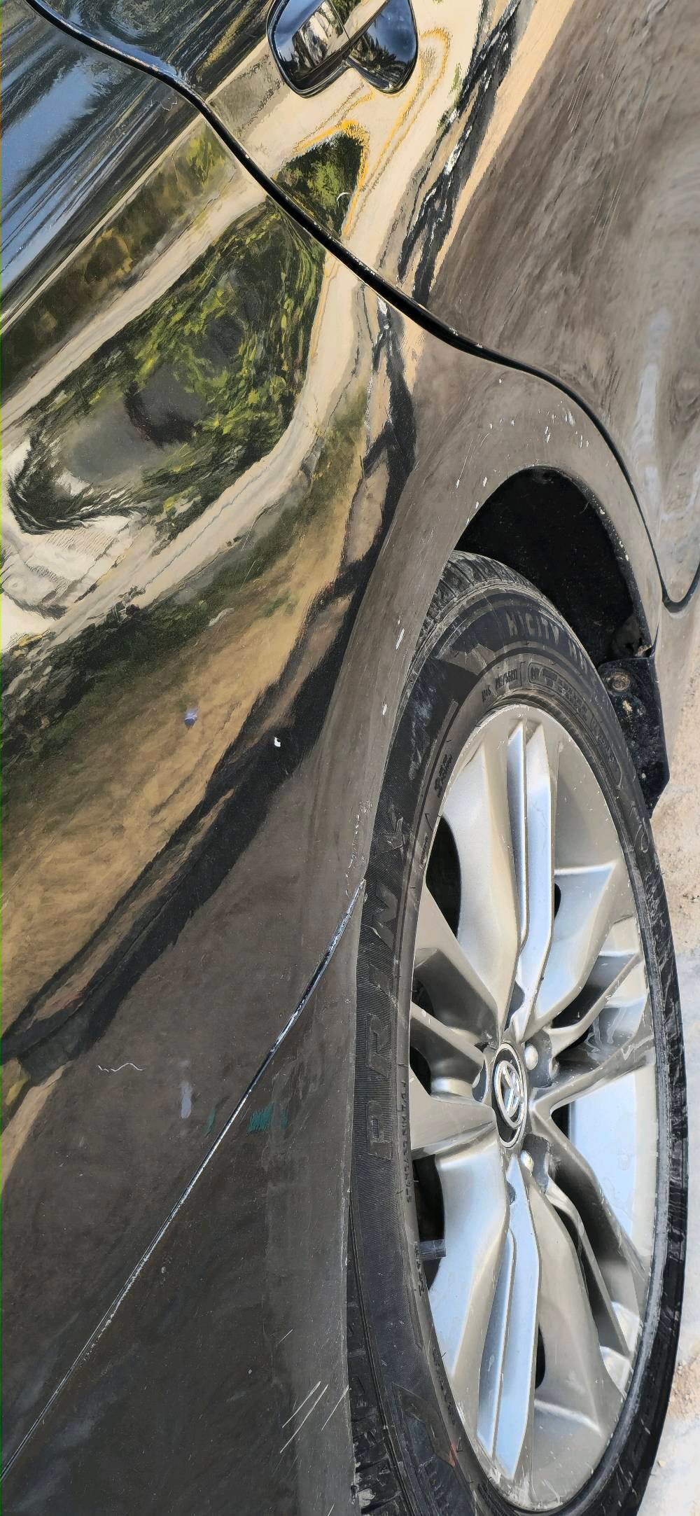 سلام عليكم سياره كامري للبيع موديل 15
LEموصفات عاديه معروف 
