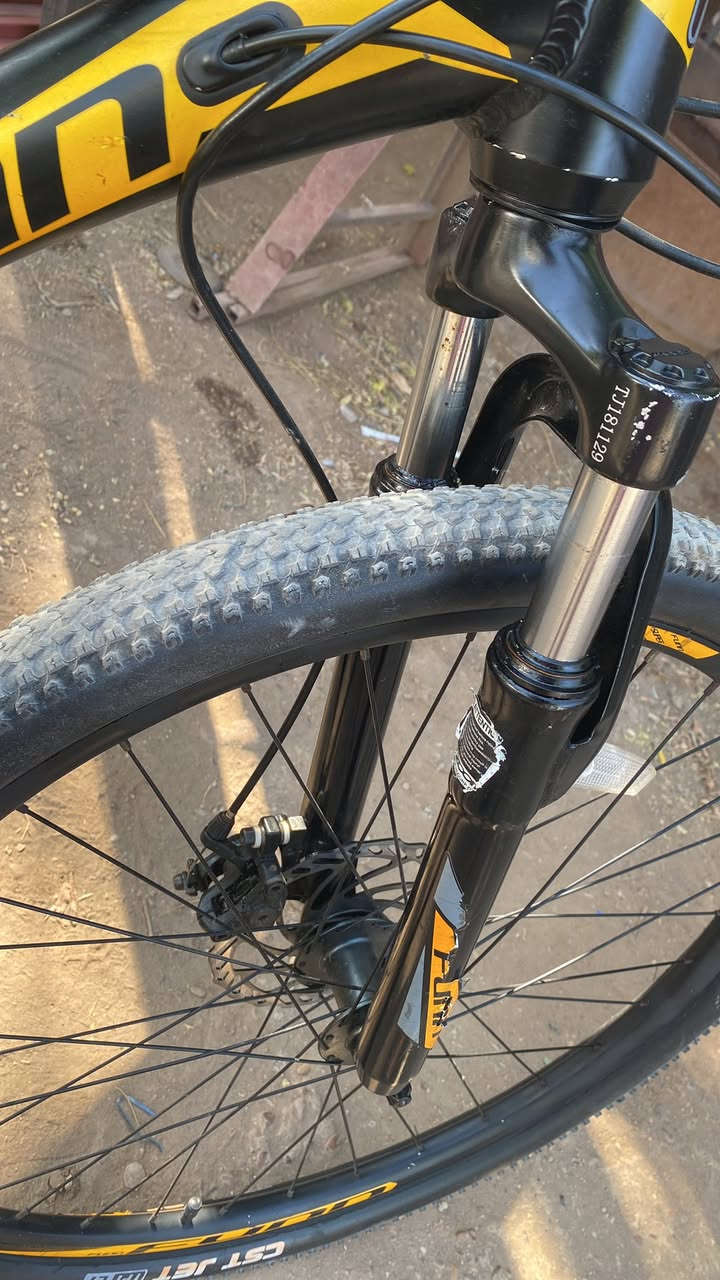 بايسكل جبلي ماركة GT600 ياباني غني عن التعريف

*معدن فول المنيوم

*دبل امامي ثقيل وخفيف

*كيورة سحب دفع / شيمانو

*دشالي 3امامي 8خلفي / شيمانو

*بريك دسكات / شيمانو

*نظام الويالة كمبليون

*قياس الفريم 48

*حجم 27,5 
باله مستخدم. قليل بالعراق


**إذا كنت صاحب هذا الإعلان وتريد حذفه لأي سبب، رجاءا أرسل رسالة إلى الدعم الفني**