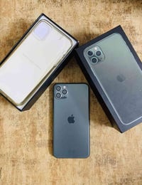 📱متوووفر للبيع📱 ايفون 11 برو ماكس 💚 لون زيتوني 💾 ذاكرة 256 🔋 نسبة البط...