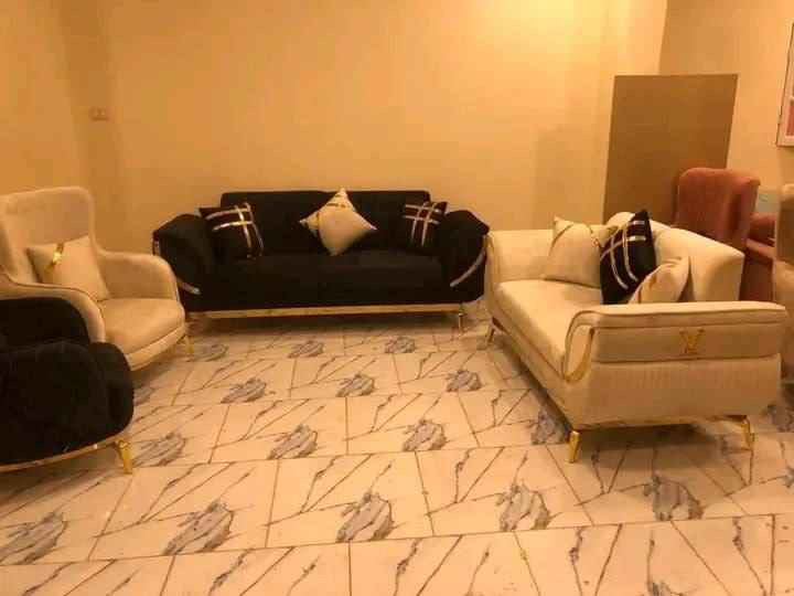 عرض لمدة  اسبوع 😍😍

موديل شانيل 

تخم شغل عراقي موديل تركي عشر مقاعد خمس قطع   قنفتين ثلاثي وقنفه ثنائيه وكراسي عدد 2اضافه  كوشات هديه عدد 10

أنتبااااه إلى لأسعار 
ال١٠ مقعد  675الف 
ال٩ مقعد   600لف 
ال٨ مقعد   575الف 
ال٧مقعد   500الف
ال٦مقعد.   450الف
ال٥مقعد   375. الف
خمس قطع اثنين كبيرة ثلاثيه وحده وسط ثنائية و كرسيين مع كوشات عدد 6
جميع الالوان متوفره
توصيل داخل بغداد مجاني 
اطراف 15

القاعدة خشب كله بلوك 18مل
القماش چگور قديفه ثكيل او حسب الطلب متوفر انواع الاقمشه 
الاسفنج مميز اول مضغوط علو الاسفج 7سم 

❇️قياسات القنفات ❇️
190سم  القنفه الكبيرة ام ثلاث مقاعد 
150 سم القنفه الوسط ام مقعدين 
75 سم  الكرسي

العمق الكلي للتخم  75 سم عرض المقعد الصافي60
ضمان حقيقي للامانه 5سنوات 

❌❌❌لا تدفع المبلغ اذا  اجاك يختلف عن الصورة❌❌❌

للحجز ارسل
 الصورة 
والاسم 
ورقمين موبايل
والعنوان
على الخاص
الي يريد طبله سعرها 50

اذا قماش وتر برو فرق 50الف

التوصيل سريع

عيوني قياس الديوان.استندر  10مقعد  6.امتار ونص    واذا عل مقاعد يحسب حاله حاله التخم Colombo, Sri Lanka


**إذا كنت صاحب هذا الإعلان وتريد حذفه لأي سبب، رجاءا أرسل رسالة إلى الدعم الفني**