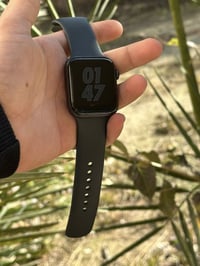 ابل واتش سيريس 5 حجم 44 شريحة esm بطارية 100  نضافة 100/100 خدش مابيها...