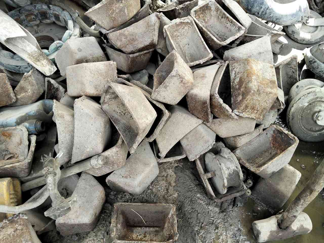 السلام عليكم للبيع جعوب حادلة العدد100 قطعة ***********  /***********
