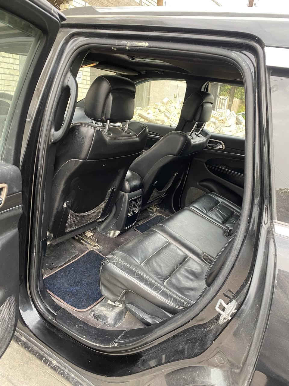 السلام عليكم جيب لاريدو موديل 16 لمتد صبغ عام السعر 165
***********
