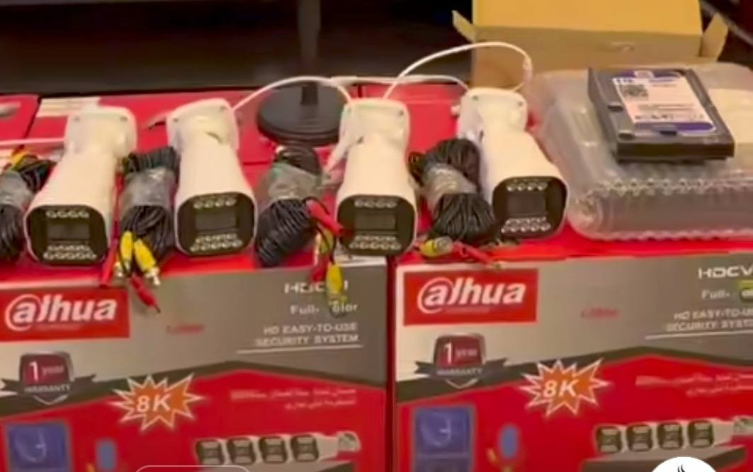 السلام عليكم
كامرات للبيع من نوع الدهوه 
كاملات مكملات  بس تنصب وتشغل
يجي وياهن ماوس وريمونت 
الدوانم مقابل شارع الشمري 
*********** سعرهن 95 وبيهن مجال
اترجاك مو شراي لاتطي سعر من يمك
