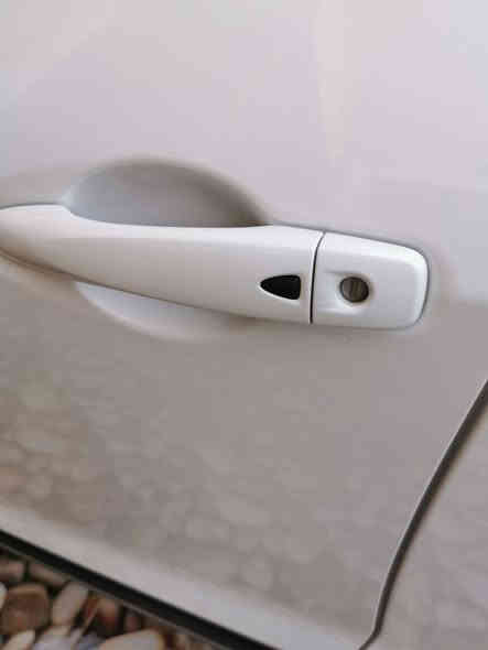 نيسان كيكس موديل 2024 صمان شركة السور ضمان 3 سنوات او 60 الف كليو متر مواصفات SR بصمة تشغيل بصمة ابواب داخل احمر كشنات جلد اربع كامرات شاشة كاربلي السيارة باسمي السنوية لحد 2030 كوبون بنزين موجود للاستفسار *********** السعر 175 وبيها مجال
