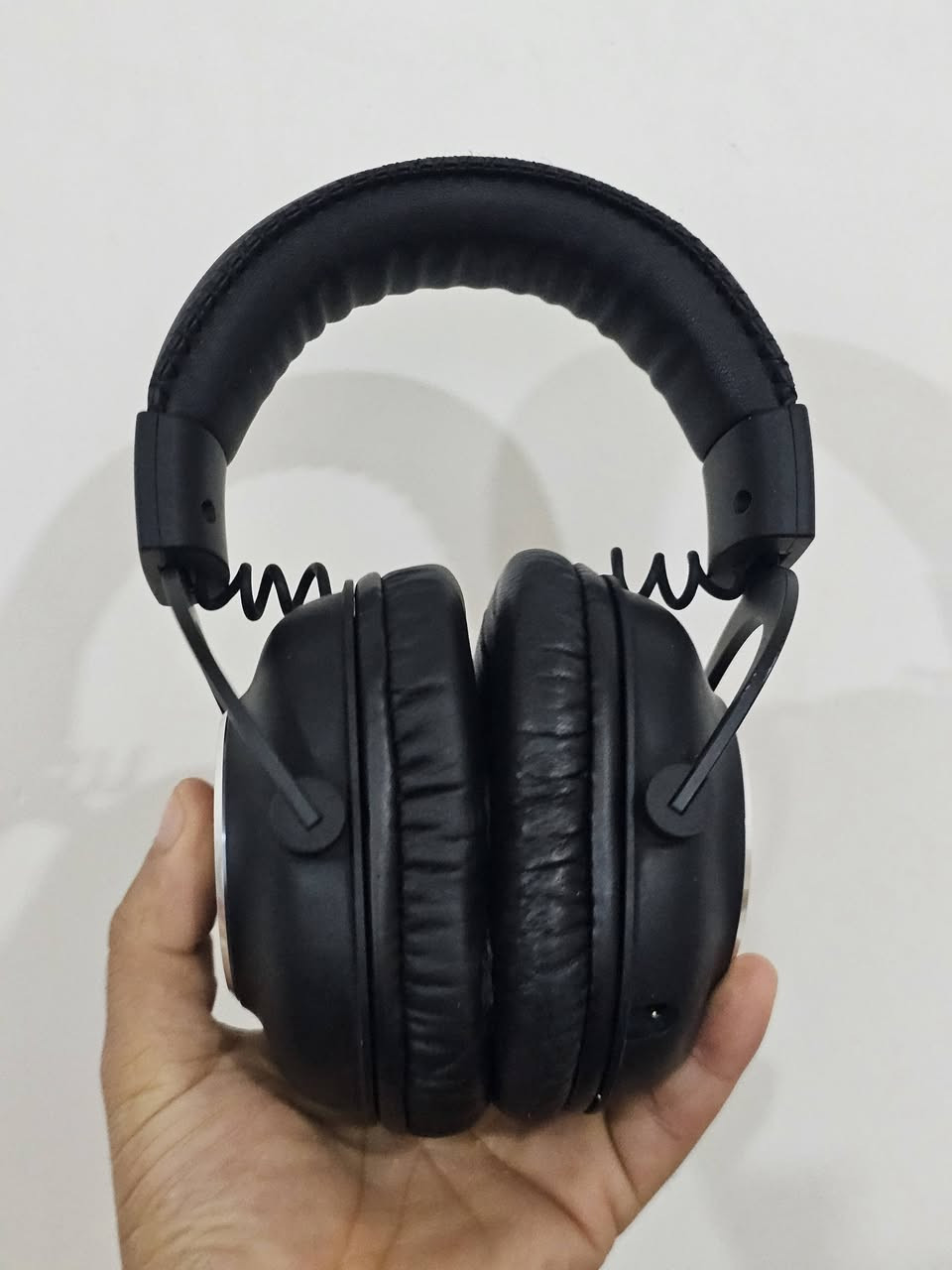 سماعة لوجتك g x pro كيبل بدون ملحقات
سعرها 35 
مكاني كوت متوفر توصيل


**إذا كنت صاحب هذا الإعلان وتريد حذفه لأي سبب، رجاءا أرسل رسالة إلى الدعم الفني**