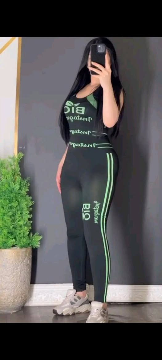 سيت جم 
حمالة +ليكنز 
فري سايز من 45-80 كيلو
سعر الدرزن  42 الف

الحجز مراسلتنا
***********
***********
@rayan971
https://t.me/Stayle963
