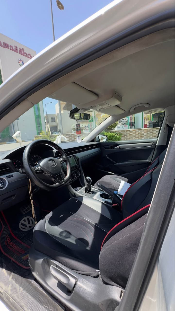 �✨ للبيع | فولكس واجن باسات 2020 خليجي ✨🚘

🔥 سيارة نظيفة جداً وجاهزة للاستخدام، من أنظف السيارات المعروضة بالسوق وبسعر منافس جداً. 🔥

📋 المواصفات:
🔹 موديل: 2020
🔹 اللون: سلفر 🤍
🔹 محرك 2.5 لتر | 5 سلندر | تنفس طبيعي
🔹 لايتات LED 💡
🔹 تبريد قطعتين مركزي ❄️
🔹 شاشة كبيرة 📺
🔹 حساسات أمامية وخلفية 📡
🔹 مرايات جانبية قلاب كهرباء 🪞
🔹 حساس أوتو جام 🌧️
🔹 مثبت سرعة 🚗
🔹 تحكمات على الستيرن 🎛️
🔹 قفل الجنطة من داخل الدشبورد 🔐
🔹 رقم أربيل
🔹 بطاقة بنزين موجودة ⛽

📌 حالة السيارة:
✅ ماشية 270 ألف كم
✅ شائعة بالسوق كـ تكسي مطار
✅ كلين، فقط صبغ حزام
✅ بدون دواخل
✅ بدون فتحات
✅ بدون إيرباك مفكوك
✅ جاهزة من كل النواحي ولا تحتاج أي مصروف.

💰 السعر: 133 ورقة فقط 💵
🔥 أنسب سعر مقارنة بجميع السيارات المعروضة.

📞 للاستفسار والتواصل مع صاحب السيارة مباشرة:
*********** Singapore

